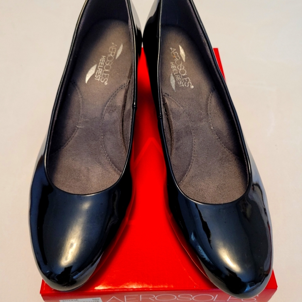 Women's Aerosoles "Shore Thing", Size 8.5, Black Patent Leather, Cushioned Sole